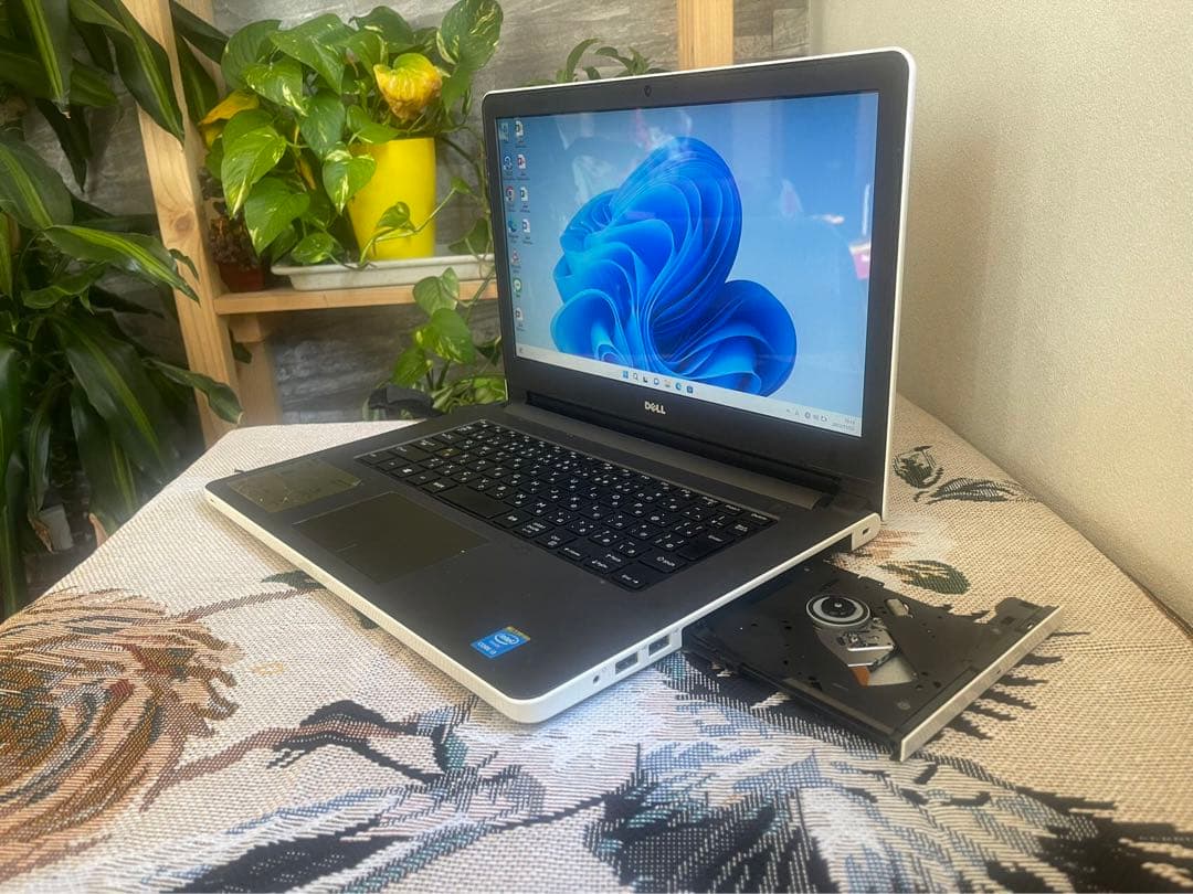 DELLノ-トパソコン⭐︎office⭐︎Corei3⭐︎Windows11⭐︎