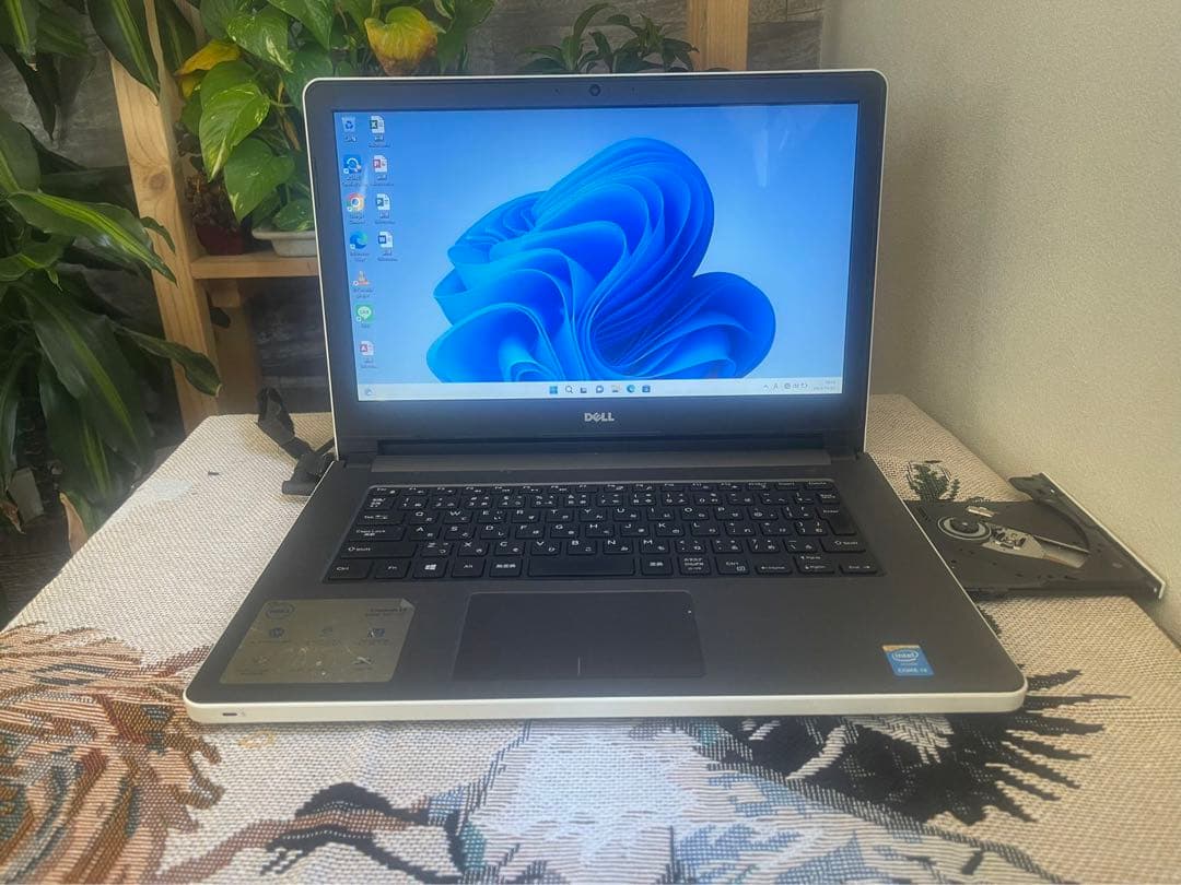 DELLノ-トパソコン⭐︎office⭐︎Corei3⭐︎Windows11⭐︎