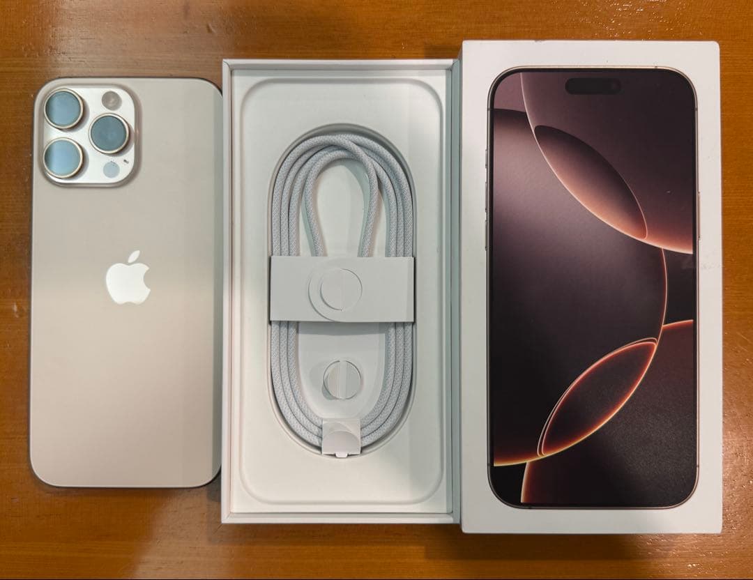 Apple iPhone 16 Pro Max 1TB 本体 充電ケーブル付き