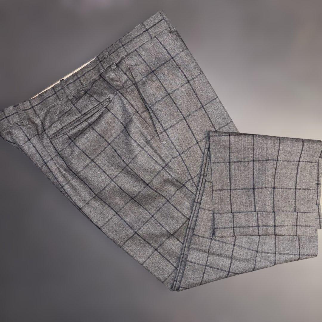 ロロピアーナ　スーツ