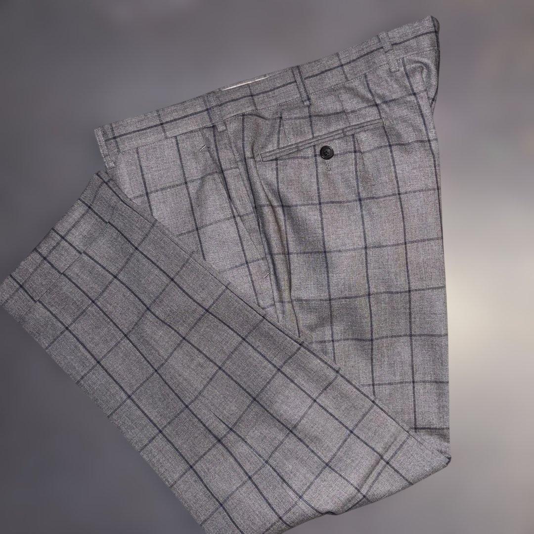 ロロピアーナ　スーツ