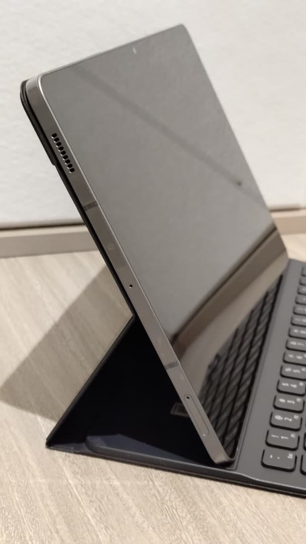 【美品】Galaxy Tab S9 FE本体 + 純正キーボード + S Pen