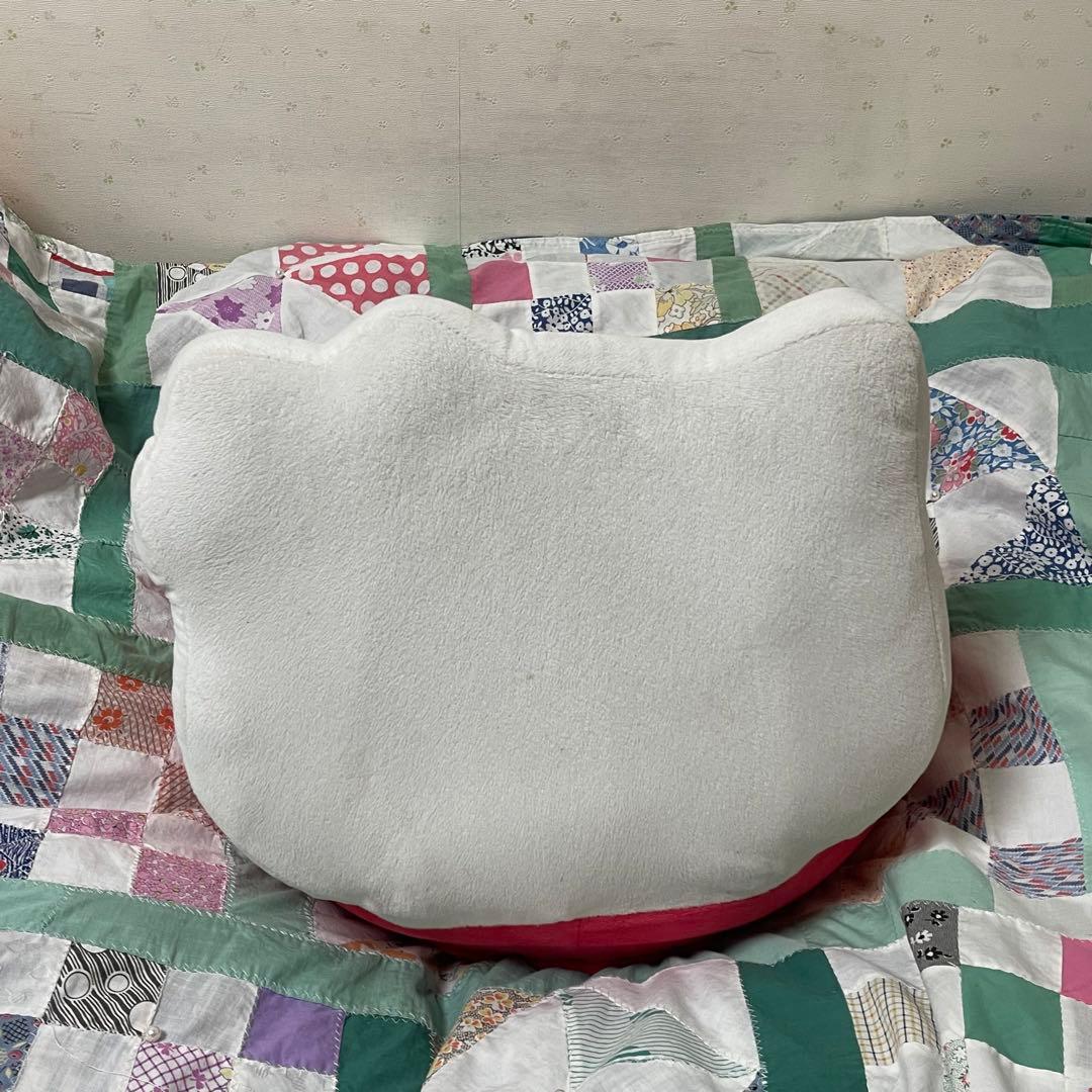 ハローキティ　苺キティ　座椅子