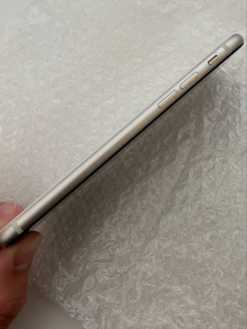 iPhone SE (第3世代) 64GB Starlight