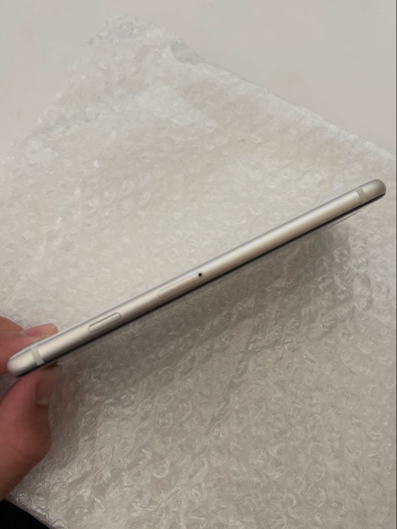 iPhone SE (第3世代) 64GB Starlight