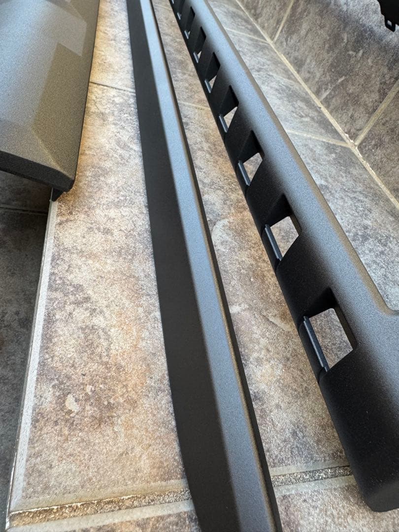 ランドクルーザー250 グリル　モール　リアガーニッシュ　ラプターライナー塗装