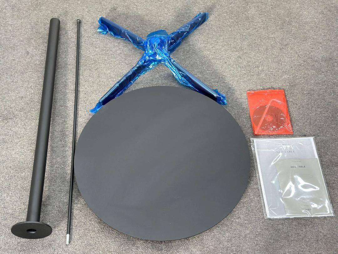 展示品■HAY■NEUテーブル　カフェ　シンプル　ラウンド　アンスラサイト　箱付
