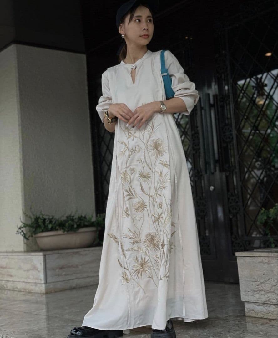 Ameri　MADELYN EMBROIDERY DRESS