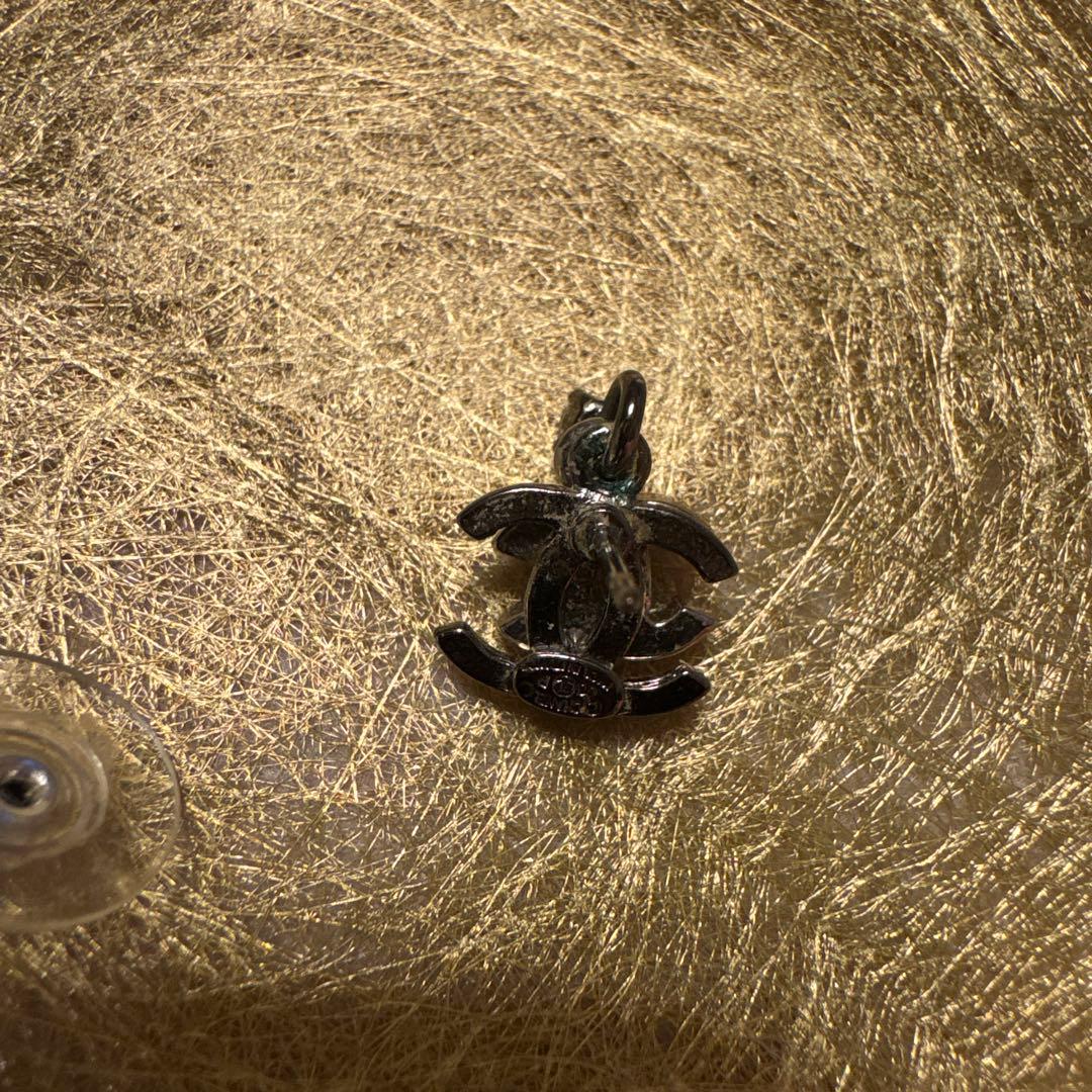 シャネル シルバー CCロゴ　ピアス(片耳用) ラインストーン付