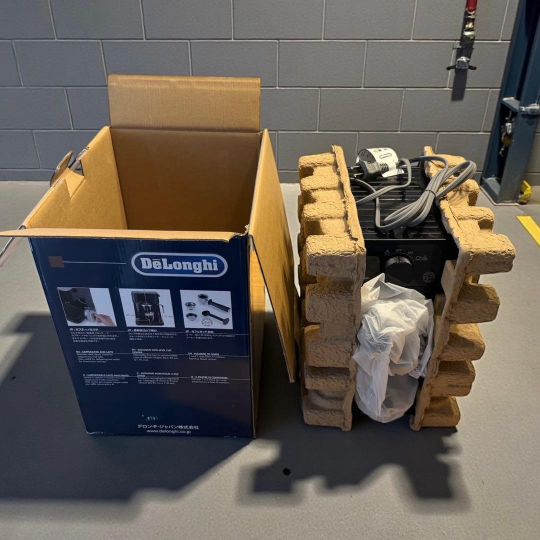 デロンギ スティローザ エスプレッソ・カプチーノメーカー（EC235J-BK）