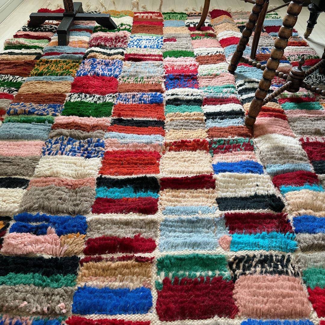 モロッコ製ラグ147 レア マルチカラー レッド ミント ブルー グリーン