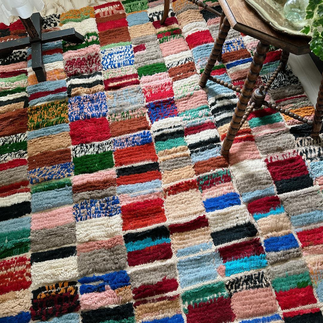 モロッコ製ラグ147 レア マルチカラー レッド ミント ブルー グリーン