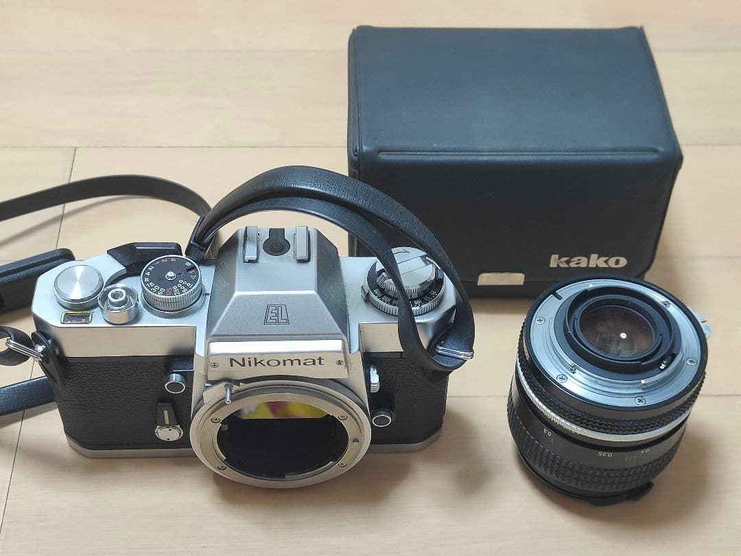 Nikomat EL フィルム一眼レフカメラ、 レンズ、ストロボ　3点セット