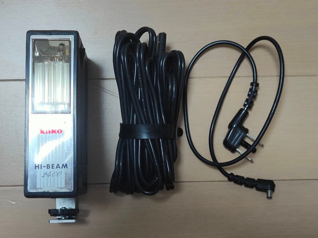 Nikomat EL フィルム一眼レフカメラ、 レンズ、ストロボ　3点セット