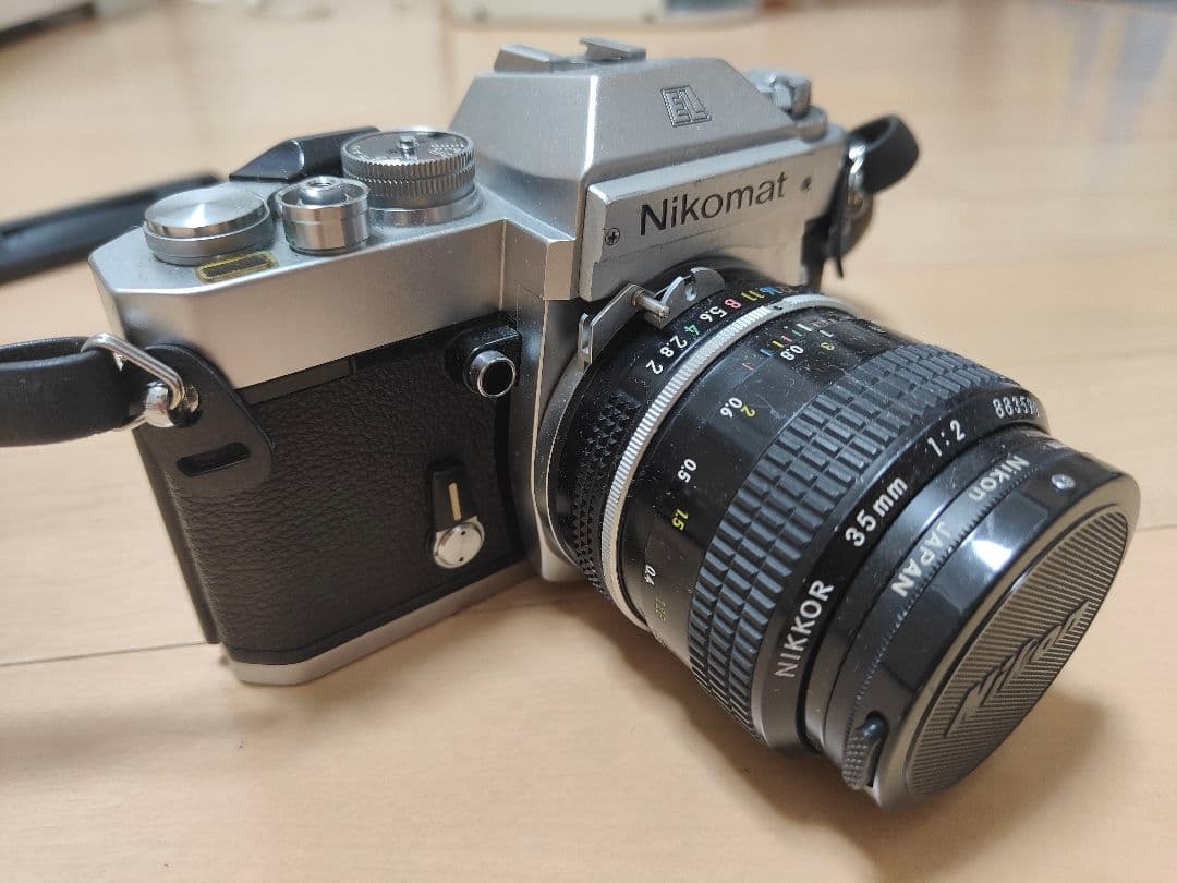 Nikomat EL フィルム一眼レフカメラ、 レンズ、ストロボ　3点セット