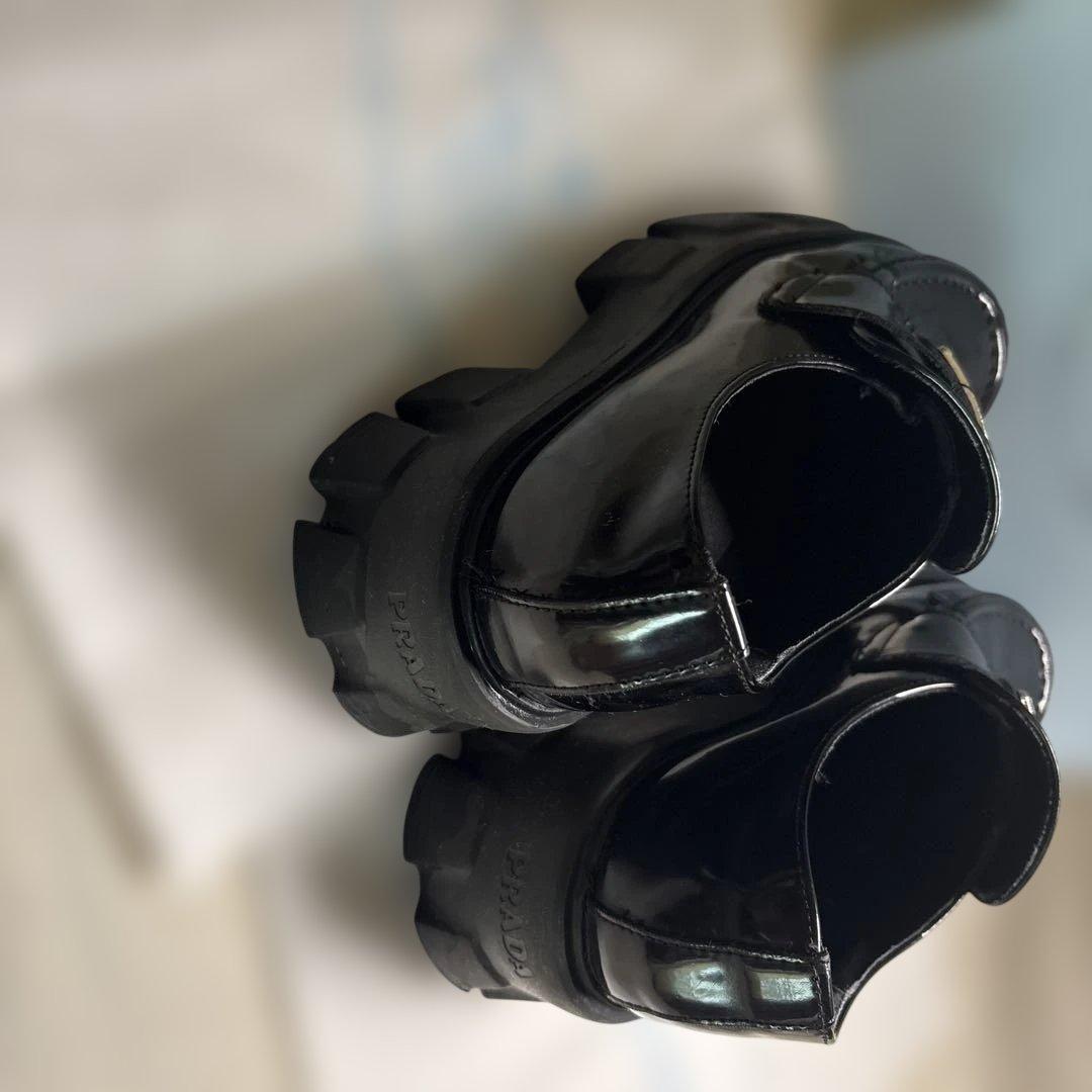 ポロロ　PRADA プラダローファー