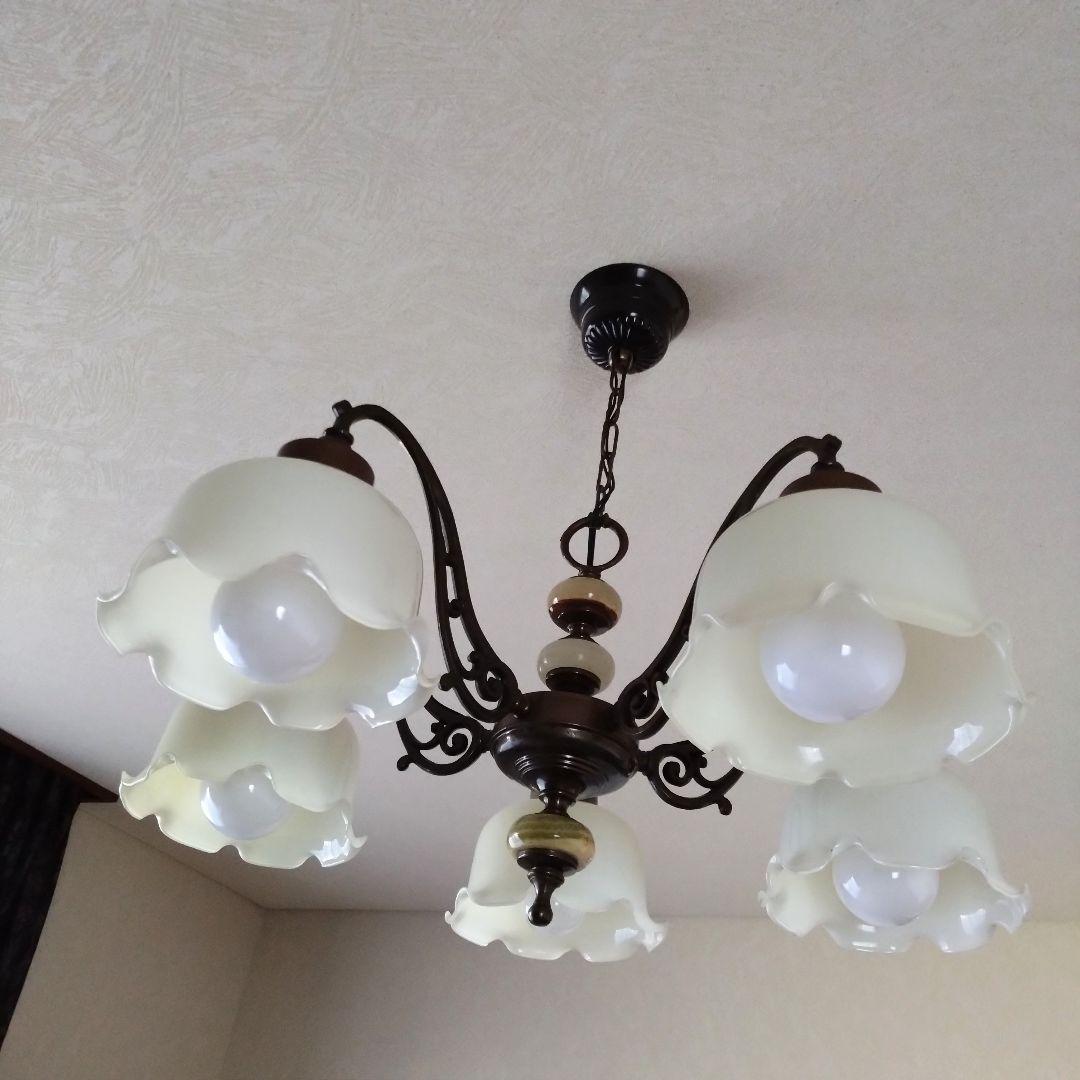 【ルパンヒデロウ様お取り引き品】フラワーモチーフ アンティーク シャンデリア