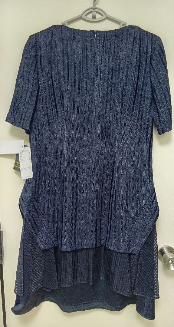 タグ付き新品　Leilian レリアン レイヤード風膝丈ワンピース　ネイビー11