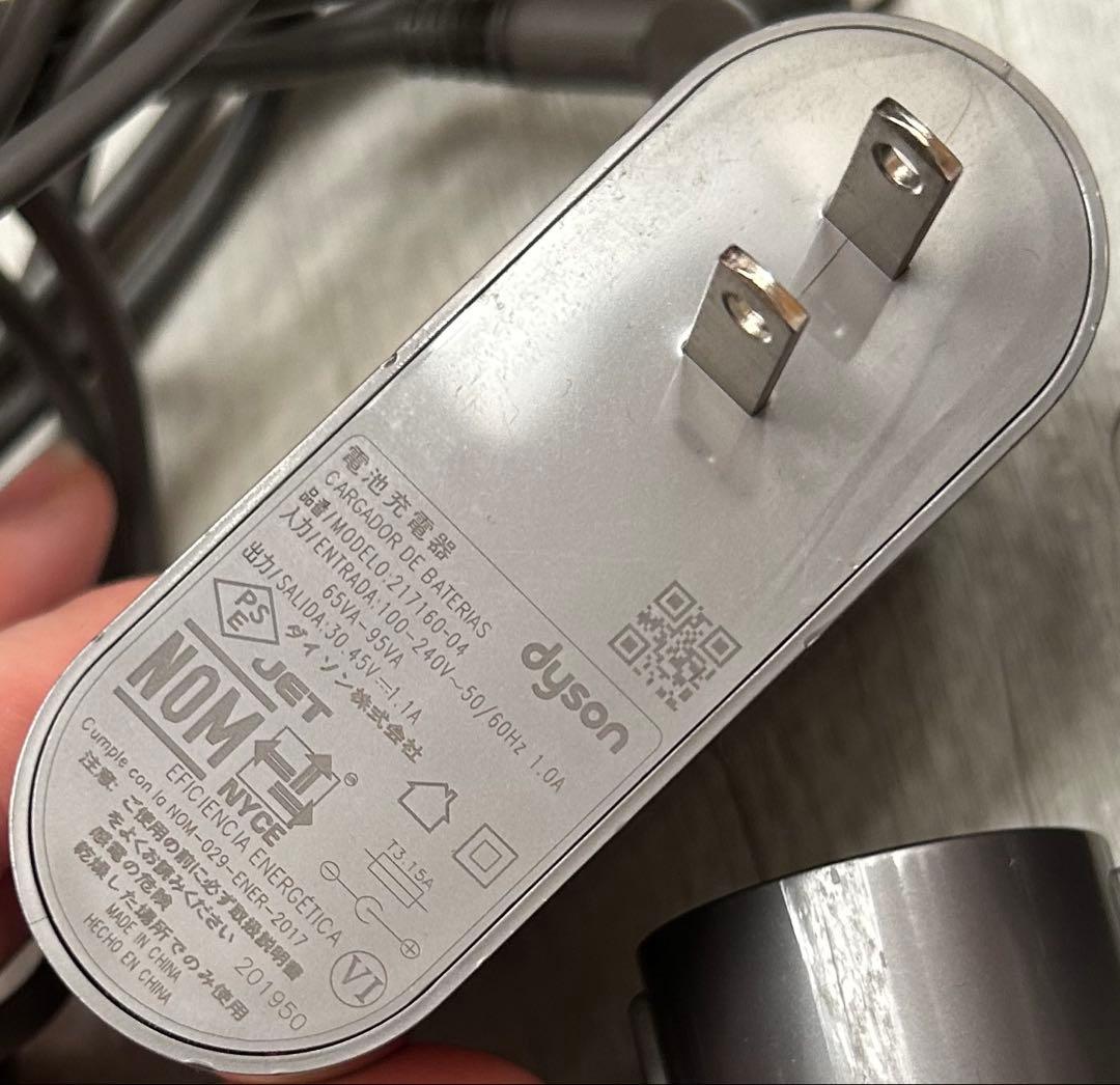 dyson 掃除機本体 ダイソン　動作品 コードレスクリーナー　SV12