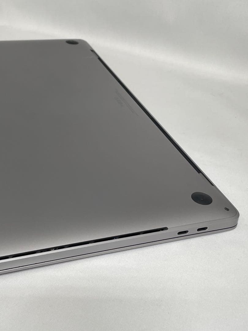 MacBook本体 MacBook Pro 16 i9 32GB 2TB GPU 8GB 2019