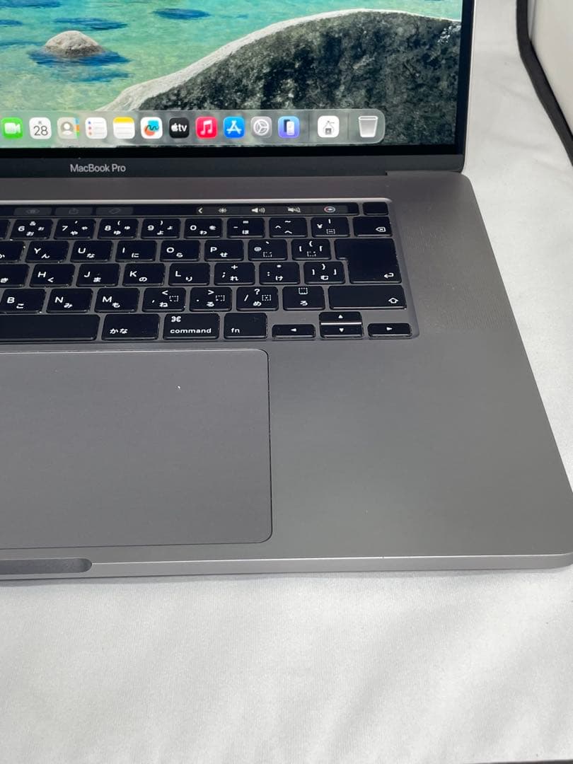 MacBook本体 MacBook Pro 16 i9 32GB 2TB GPU 8GB 2019