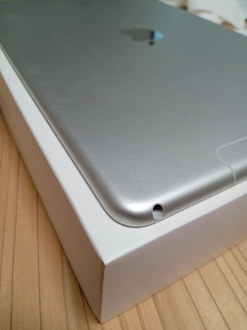 バッテリー容量100%iPad Air 第3世代 Wi-Fi＋セルラー64GB