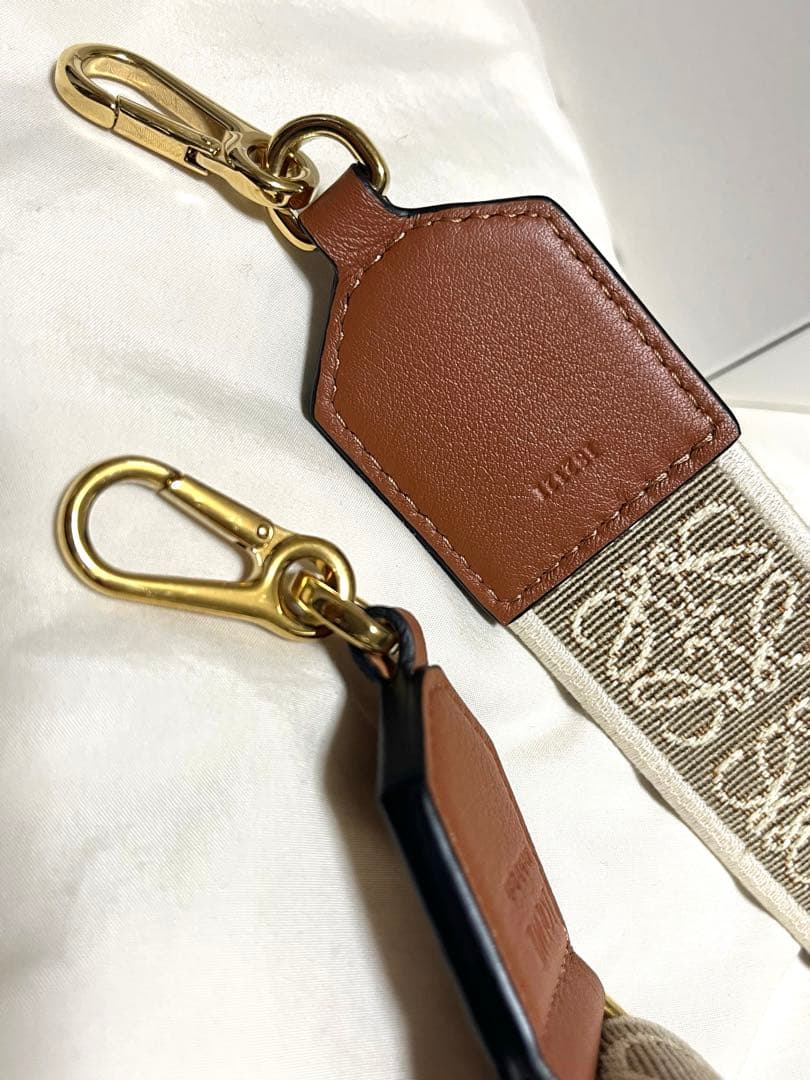 LOEWE ロエベ　アナグラム　ショルダーストラップ