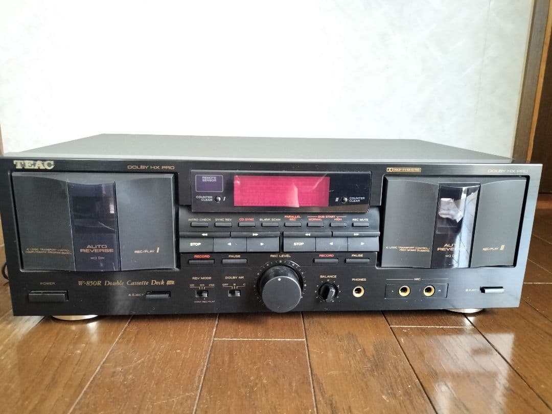TEAC（ティアック）のダブルカセットデッキ W-850R