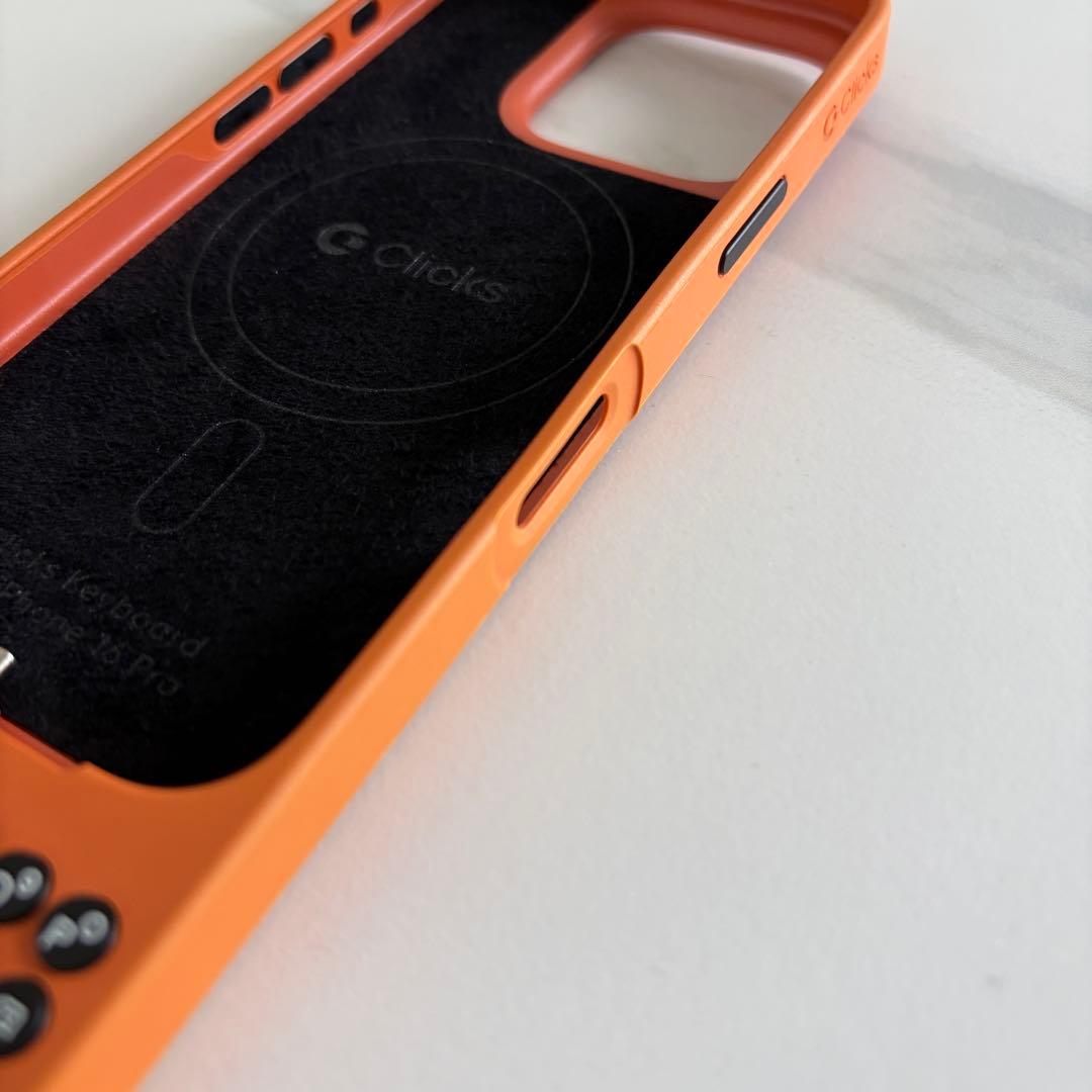 Clicks Keyboard iPhone 16 Pro用オレンジ