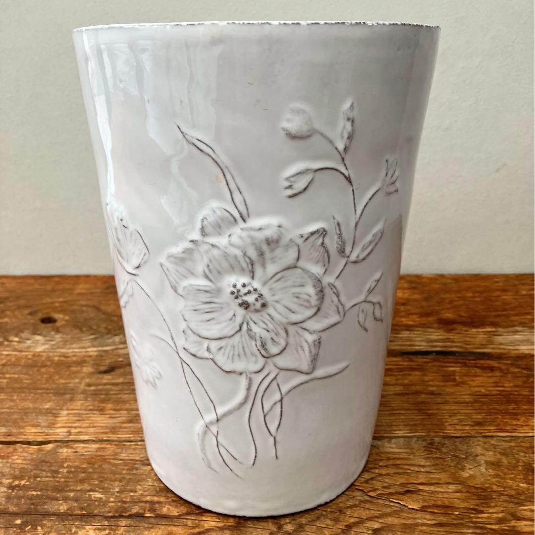 ララ　アスティエドヴィラット　ASTIER DE VILLATTE