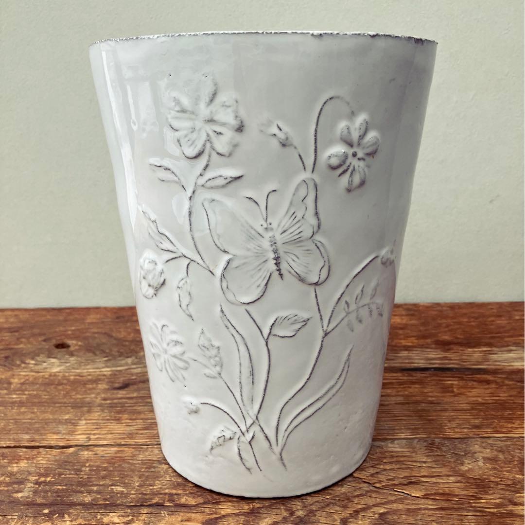 ララ　アスティエドヴィラット　ASTIER DE VILLATTE