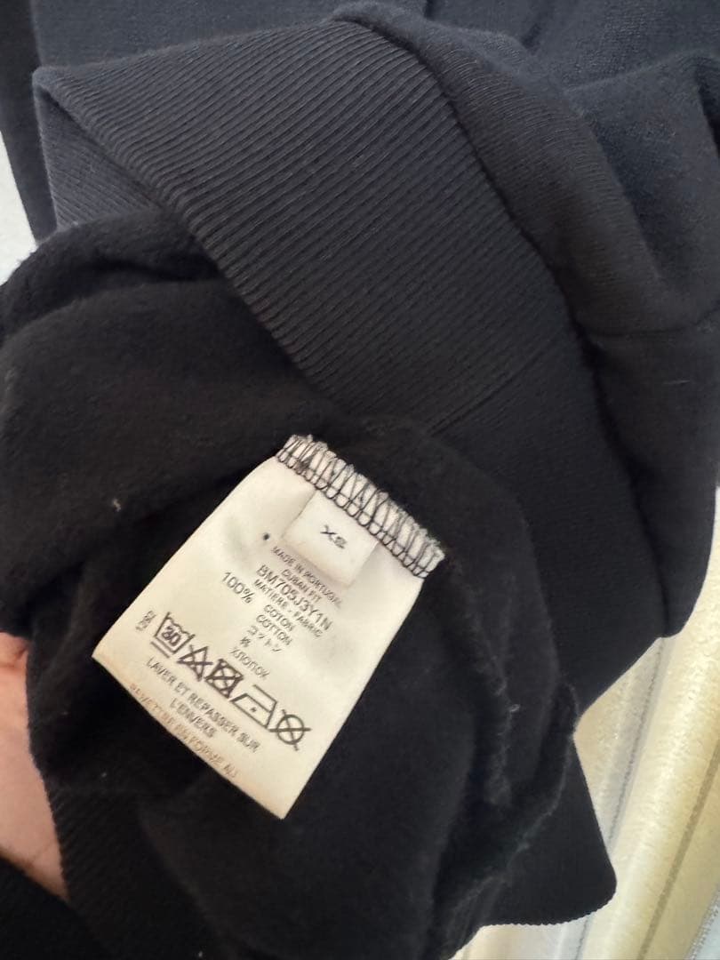 【GIVENCHY】ロットワイラー顔プリント スウェット