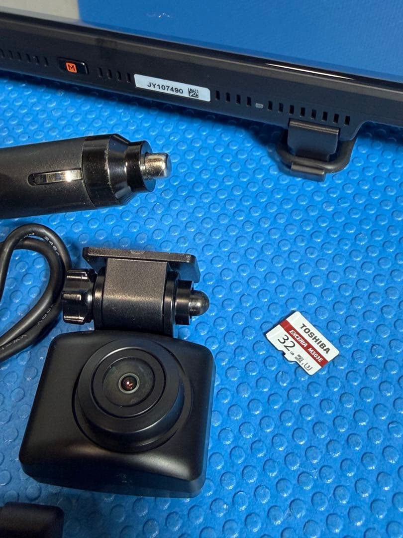 ドライブレコーダー ZDR 038 ルームミラー型 1カメラ付き。