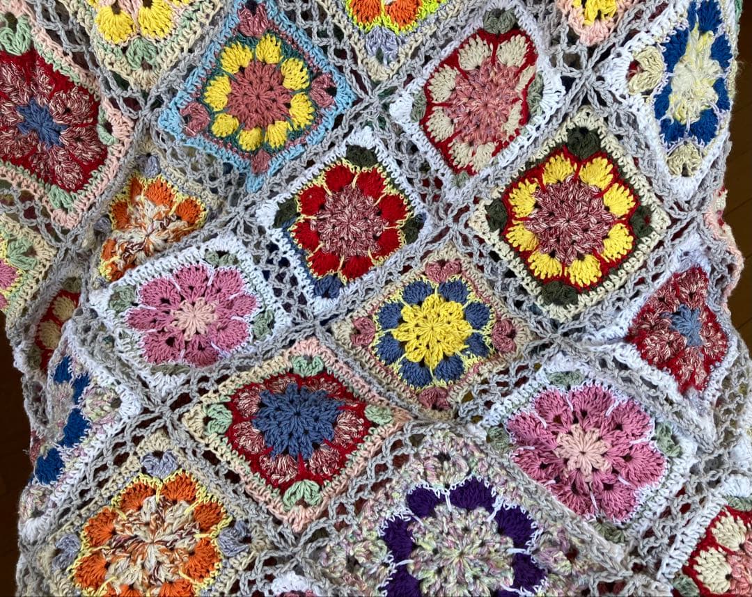 8月末までセール！　寄付対象品♪ モチーフ編み　ベッドカバー