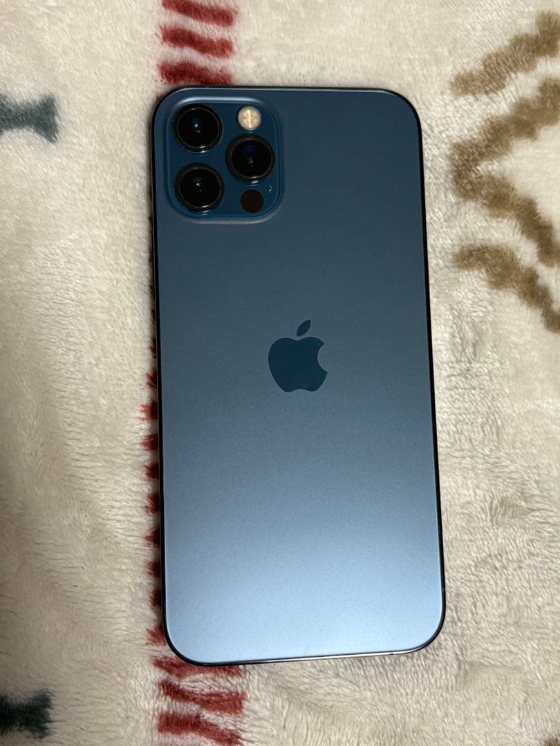 iPhone 12 Pro 256GB 【内カメラの横に割れあり】
