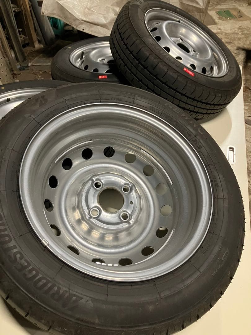 ゆ*る様 2025年製 14インチ メッキスチールタイヤ NEWNO [送料込み