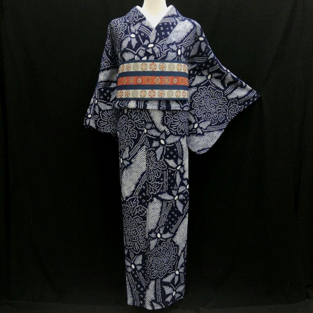 有松鳴海絞り浴衣　(牡丹に蝶紋様　未使用　藍色　細身)