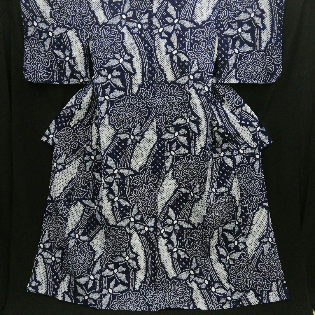 有松鳴海絞り浴衣　(牡丹に蝶紋様　未使用　藍色　細身)