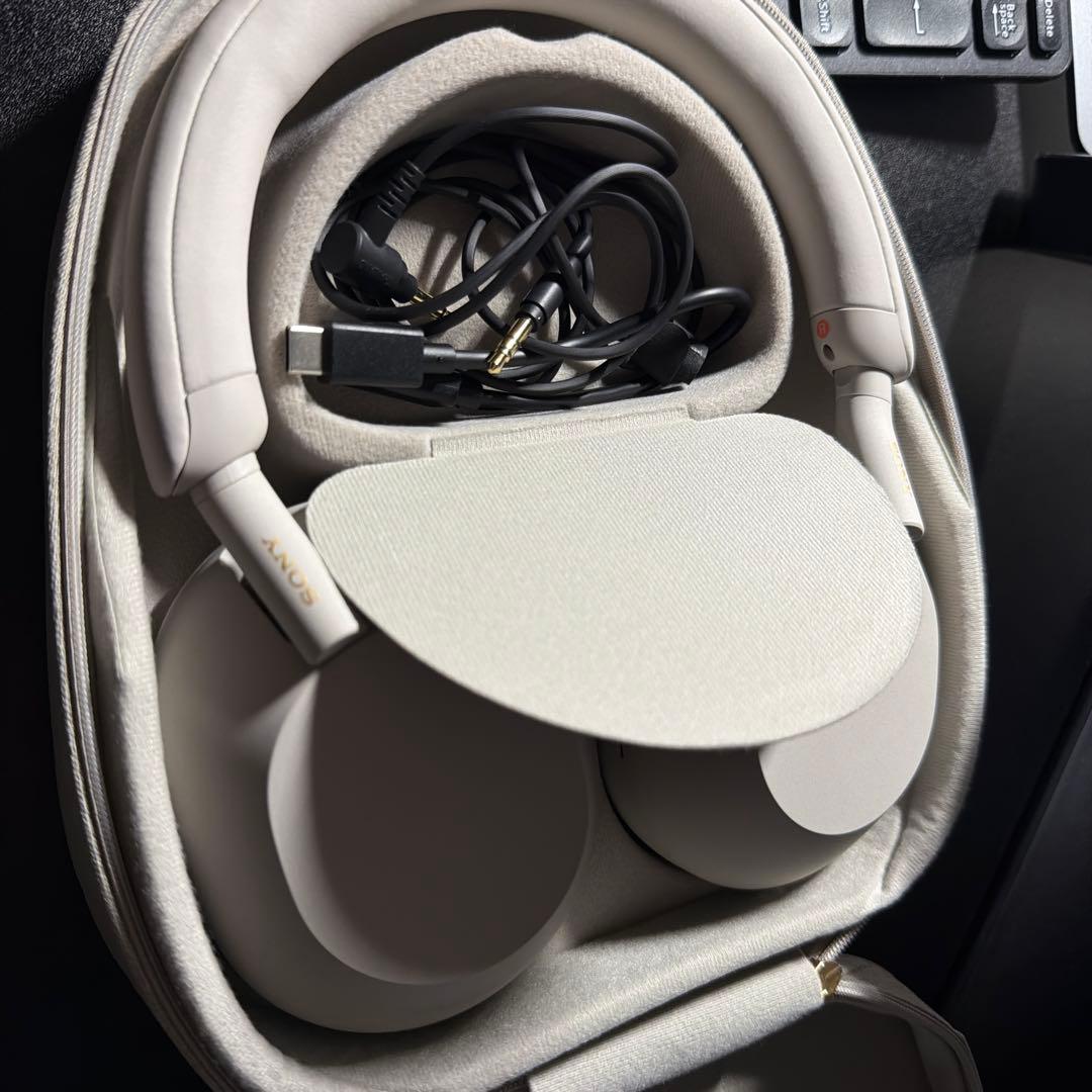 (価格交渉可) ホワイト ワイヤレスヘッドホン