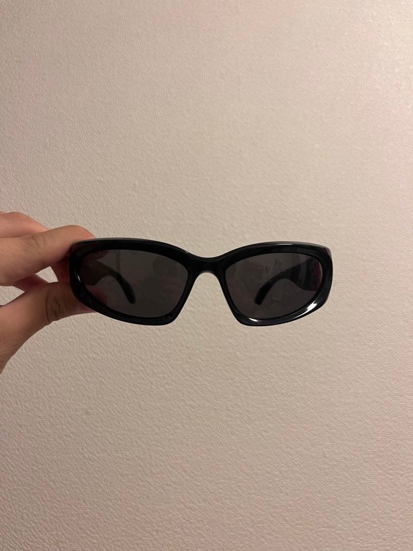 Balenciaga oval サングラス kohjiya着用