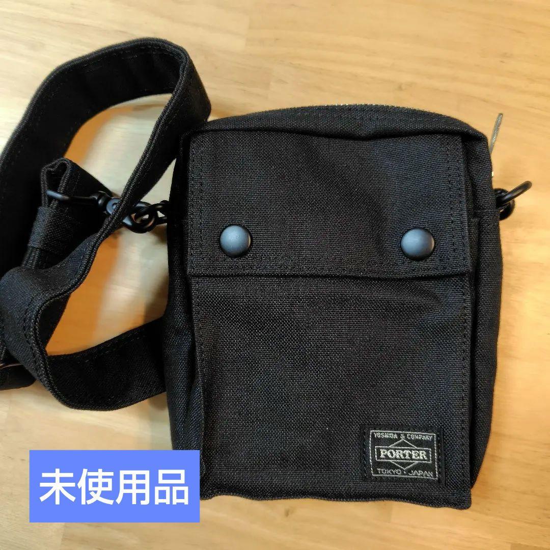 〈ぷかっち〉【PORTER/ポーター】バーティカルショルダーバッグ（黒色）
