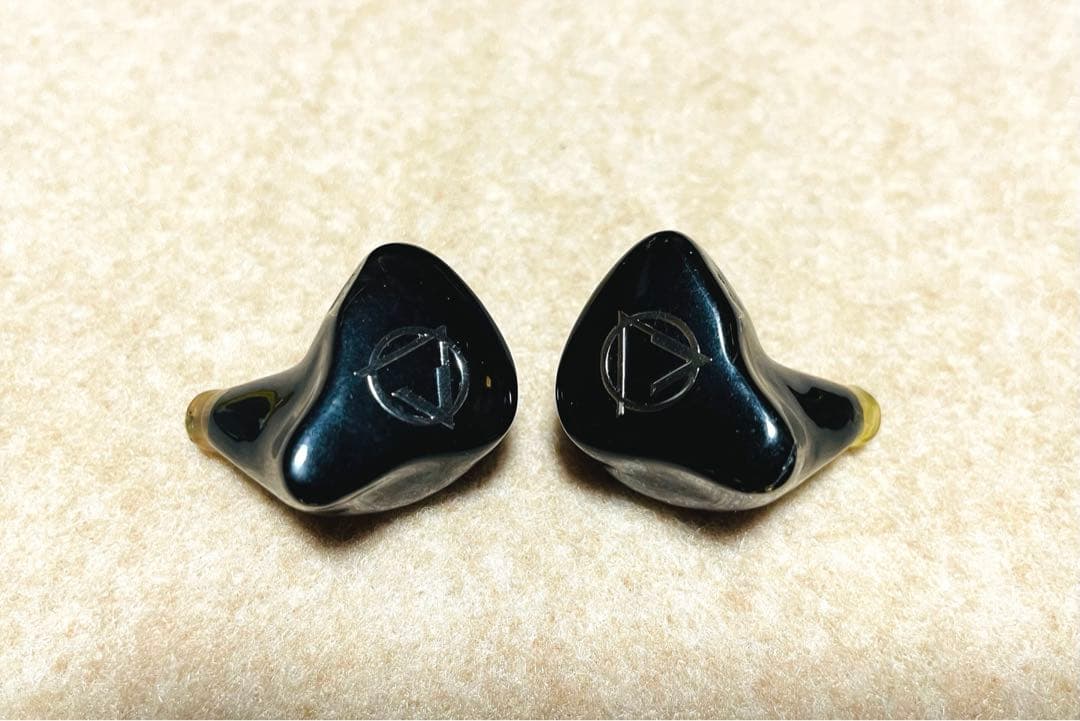 イヤホン AROMA Witch Girl S