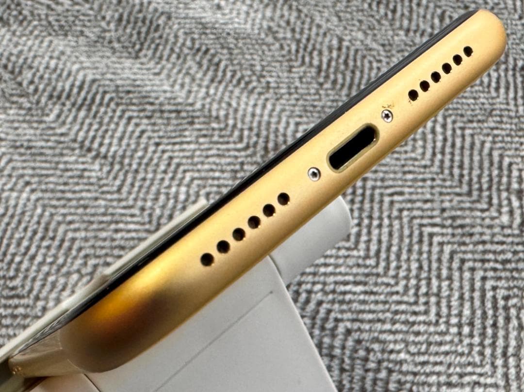 iPhone XR 128GB SIMフリー 初期化済み バッテリー77%