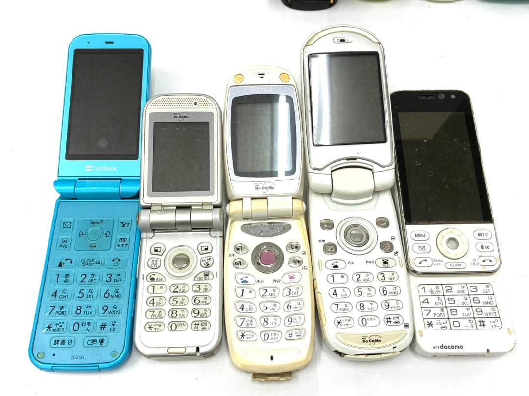 W 携帯電話 ガラケーまとめ 約31台 携帯部品取り 約3kg 平成 ジャンク