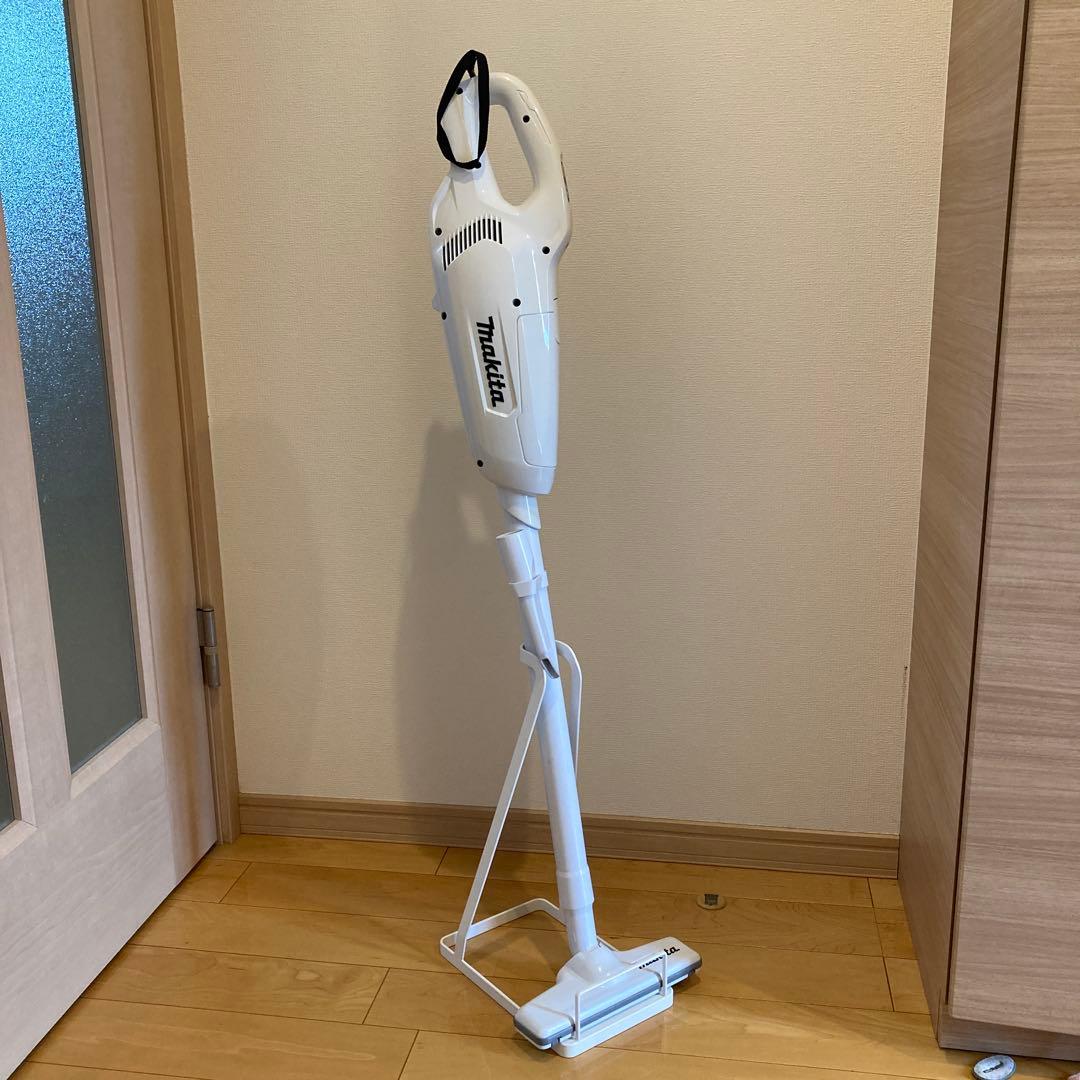 断*中様 Makita スティッククリーナー_CL107FD(フルセット)