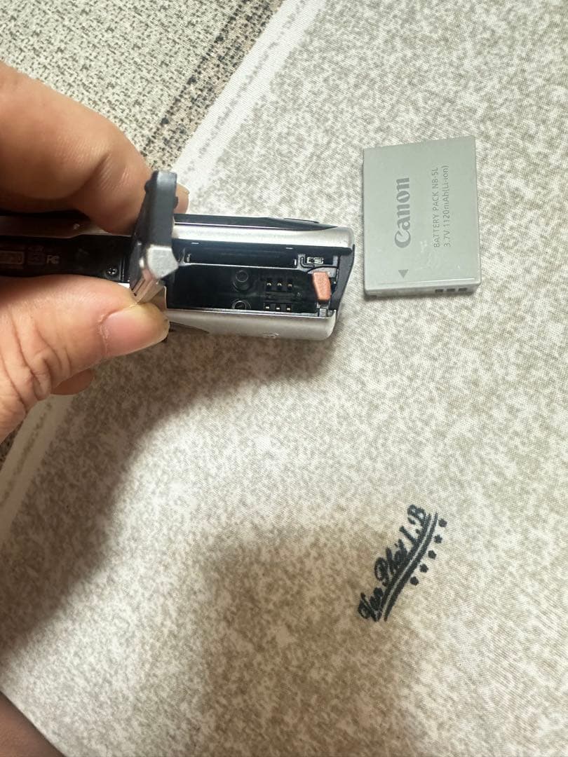 CANON IXY 910 IS　デジタルカメラ　ジャンク