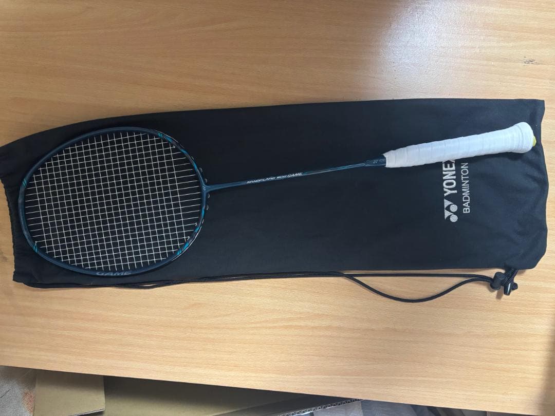 今週末限定価格　超美品　YONEX ナノフレア８００ゲーム　4U5　バドミントン