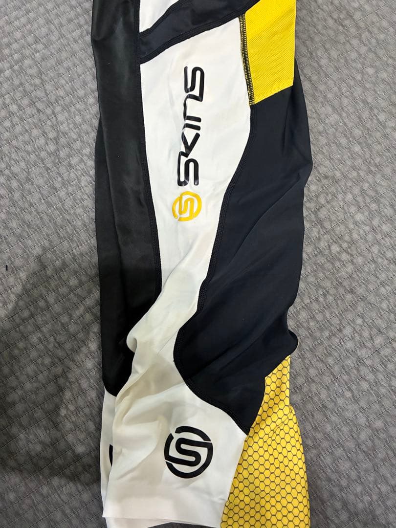 SKINS スキンズ サイクル トライスーツ ノースリーブ　Ｍサイズ