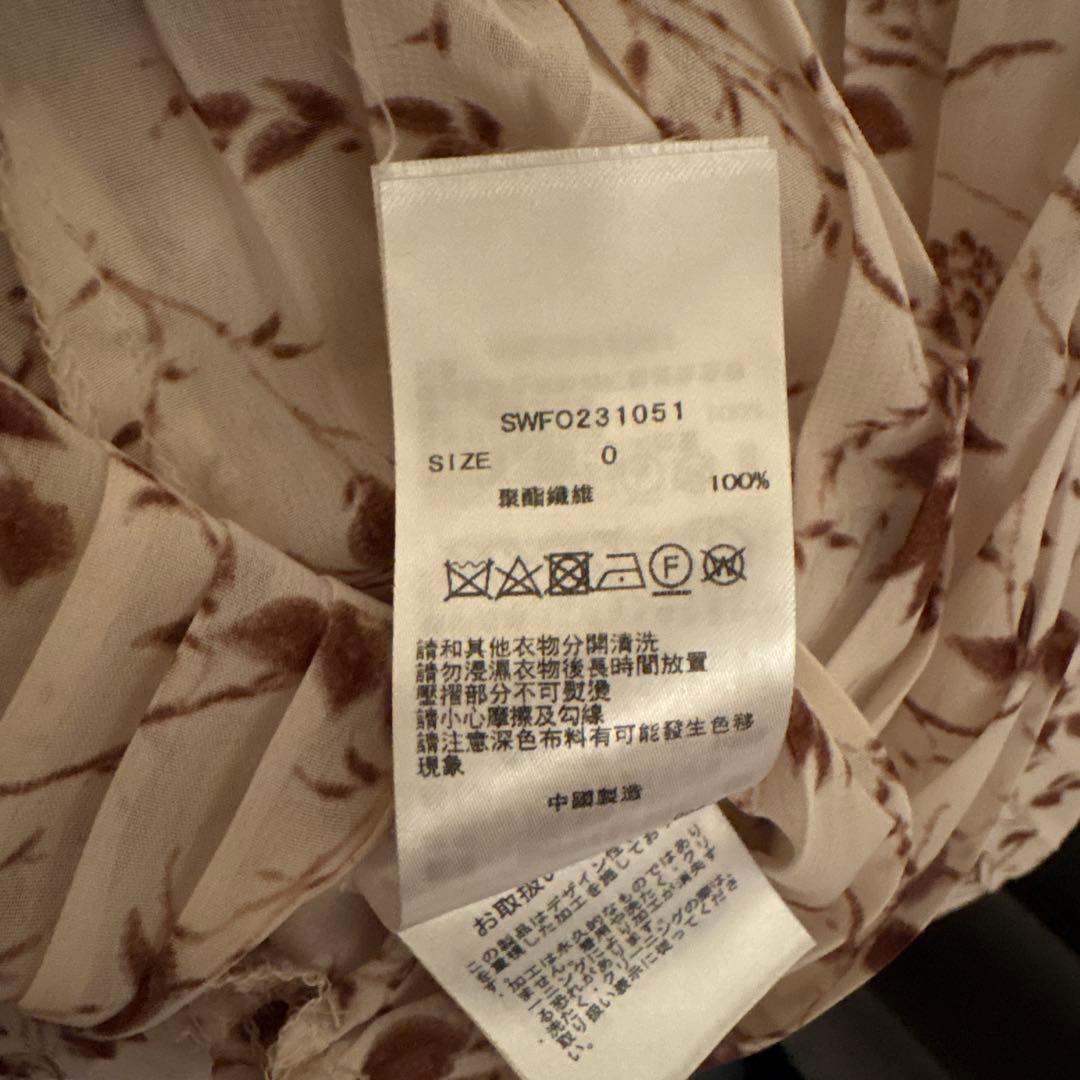 【美品】SNIDEL Sustainableフリルプリントワンピース