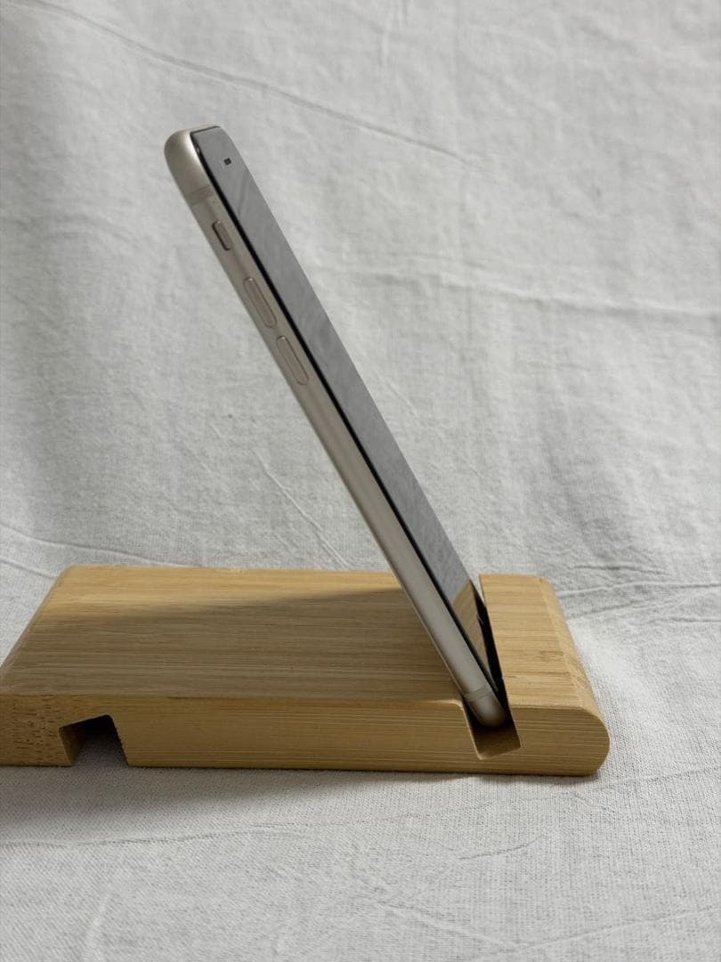 iPhone SE 第3世代 64GB スターライト　SIMフリー 85%